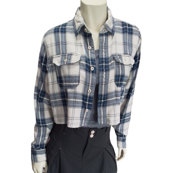 American Eagle UPCYCLED Plaid Button down Crop Top - Picture 3 of 12